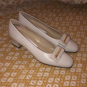 Étienne Aigner Savannah block heels